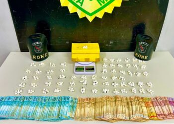 RONE realiza apreensão de cocaína no Cajuru e traficante vai em cana