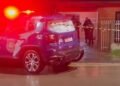 Tornozelado suspeito de estar furtando residências parte para cima da GM e acaba morto