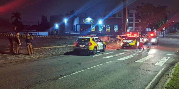 Indivíduo rouba celular, é rastreado e morre em confronto com a PM