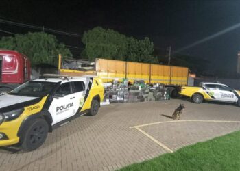 Polícia Militar aborda carreta e encontra 2 toneladas de maconha no Paraná