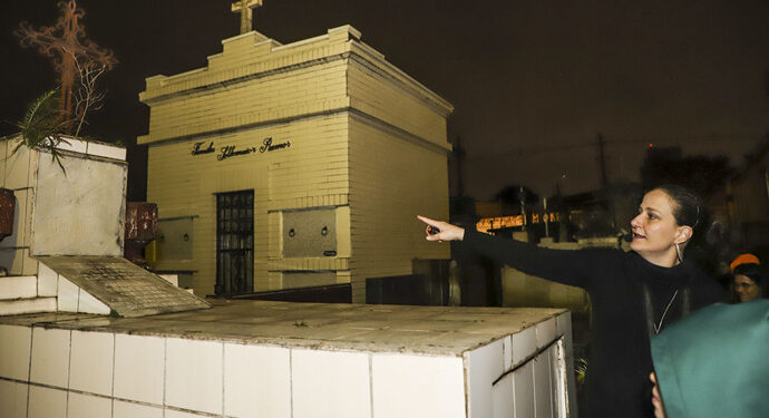 Visita Guiada Noturna ao Cemitério Municipal terá intérprete de Libras; agendamentos começam nesta terça