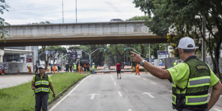 Veja as opções de desvios durante o bloqueio da Victor Ferreira do Amaral, em Curitiba