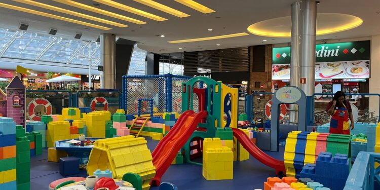 Mundos dos Blocos é nova atração para as crianças, em Curitiba