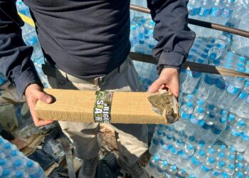 PRF apreende carregamento com toneladas de maconha escondidas em carregamento de donativos que iria para o Rio Grande do Sul