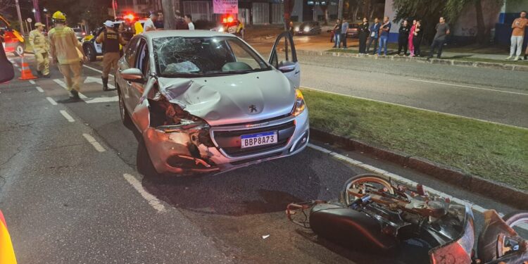 Condutor de carro é preso após matar garota de 19 anos em moto e se negar a fazer o bafômetro
