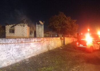 Casal de idosos morre em incêndio na região metropolitana de Curitiba