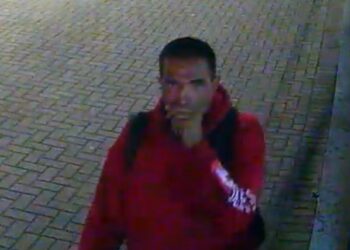 Câmeras registram ações criminosas no centro de Curitiba; uma das câmeras foi furtada