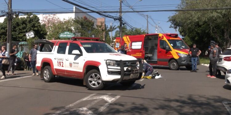Motociclista morre após colisão contra carro que avançou preferencial
