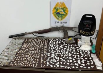 Ação da ROTAM resulta em apreensão de drogas, arma de fogo e prisão de trio