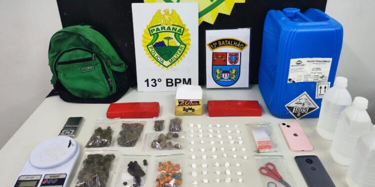 PM recebe denúncia anônima e apreende drogas em condomínio no Tatuquara