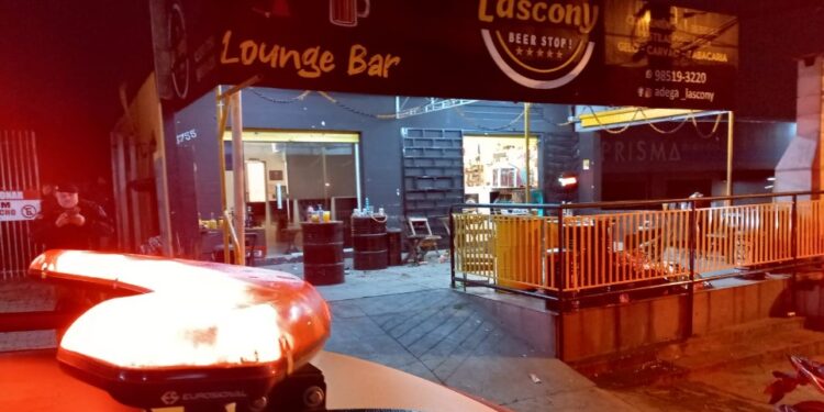 Tiroteio em distribuidora de bebidas deixa casal morto e quatro feridos em Almirante Tamandaré, veja o vídeo