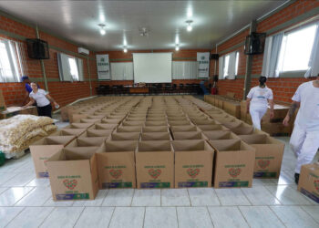 Paraná enviará alimentos, colchões e 144 mil copos de água da Sanepar ao Rio Grande do Sul