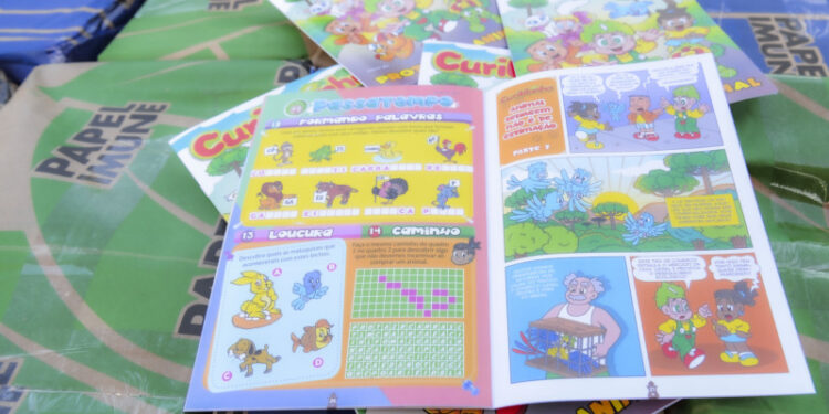 Crianças de Curitiba vão aprender sobre proteção animal com gibis do Curitibinha nas escolas municipais