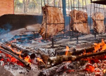 Festival de Inverno da Chácara das Vaquinhas tem pratos regionais e costela no fogo de chão