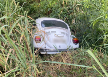 Homem tem Fusca furtado e encontra o veículo no dia seguinte caído em barranco