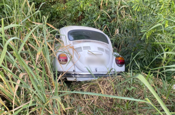 Homem tem Fusca furtado e encontra o veículo no dia seguinte caído em barranco