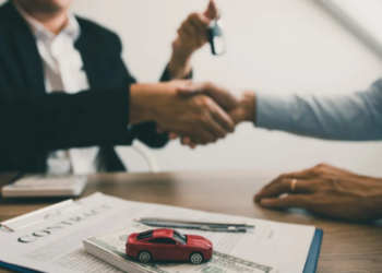 Multa por não transferir veículo em 30 dias volta a ser cobrada pelo DETRAN/PR