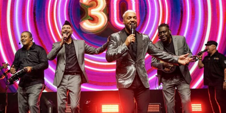 Pagode e nostalgia: Belo e Soweto fazem show em Curitiba no próximo dia 15