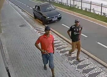 Câmeras registram criminosos realizando assalto a mulheres em Curitiba, veja o vídeo
