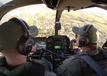Fuga de cinema! Helicóptero carregado de cocaína tenta fugir de helicópteros da polícia no Paraná, veja o vídeo