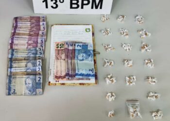 Indivíduo é detido pela PM vendendo crack na comunidade da Britanite no Tatuquara