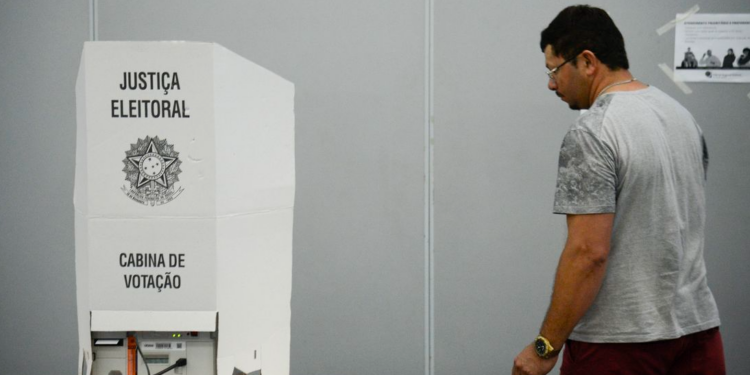 Mudança temporária do local de votação pode ser solicitada até dia 22