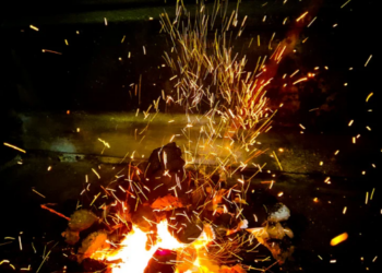 Homem morre ao ser atingido por lenha de fogueira de festa julina, no Paraná