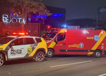 Jovem vai separar briga em saída de balada e leva tiro na barriga em Curitiba