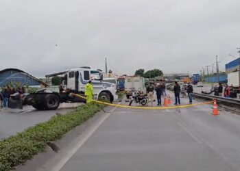 Motociclista perde a vida em colisão com caminhão na BR-277