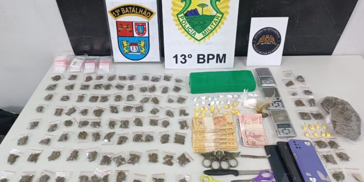 PM apreende drogas no bairro Umbará em Curitiba; irmãs são suspeitas de tráfico na região
