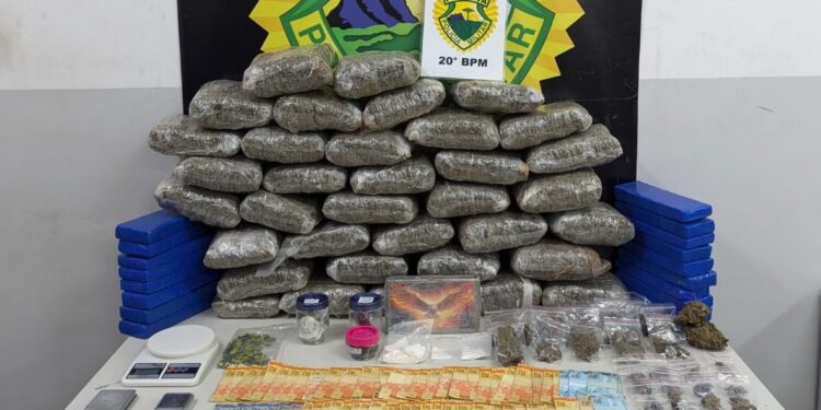Polícia Militar realiza prisões e apreensões de drogas em Curitiba