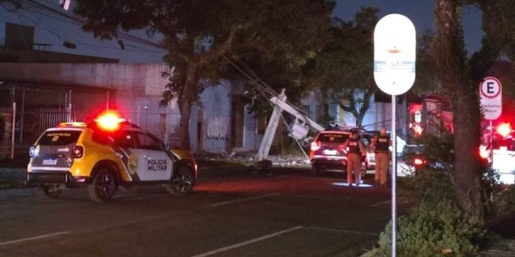 Indivíduo tenta fugir da ROTAM, bate em poste e morre em confronto