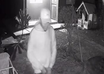 Mulher relata momentos de terror após maníaco invadir sua casa em Curitiba, veja o vídeo