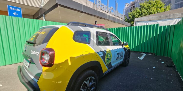 Briga entre funcionários de obra em shopping de Curitiba acaba em tiro e um ferido