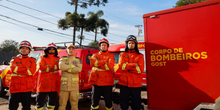 Paraná envia bombeiros para ajudar no combate a incêndios no Pantanal