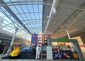 Parque inspirado no mundo da Astronomia, com nave e galáxia inflável, chega ao Shopping Estação