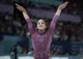 Medalhista Olímpica em Paris 2024, Julia Soares, faz tarde de autógrafos no Shopping Estação
