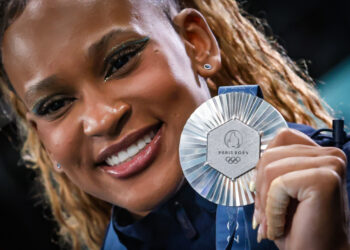 Rebeca Andrade conquista a prata na final do salto nos Jogos de Paris