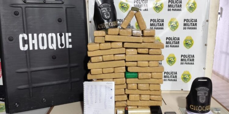 CHOQUE detém traficante e apreende drogas