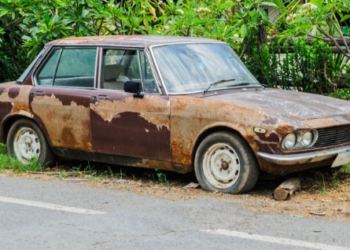 Câmara Municipal confirma novas regras contra abandono de veículos em Curitiba