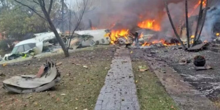 Avião da Voepass com 58 passageiros e 4 tripulantes cai em Vinhedo; não há sobreviventes