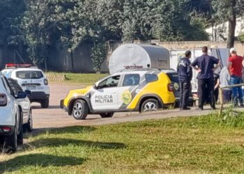 Caminhoneiro é encontrado sem vida com diversos ferimentos em pátio de empresa