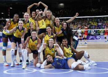 Brasil vence Japão por 3 a 0 no vôlei feminino