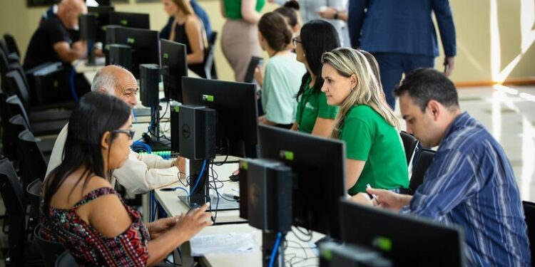 Mutirão para negociação de dívidas acontece no dia 9 na Câmara de Curitiba