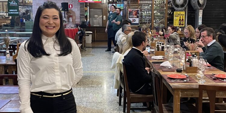 Inédito: Mercado Municipal de Curitiba abre para o jantar