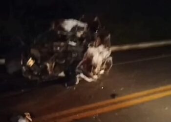 Casal morre em colisão frontal com caminhão na Rodovia do Xisto