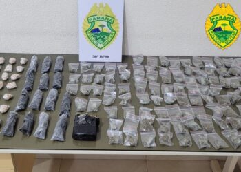 PM encontra mochila com crack, cocaína e maconha