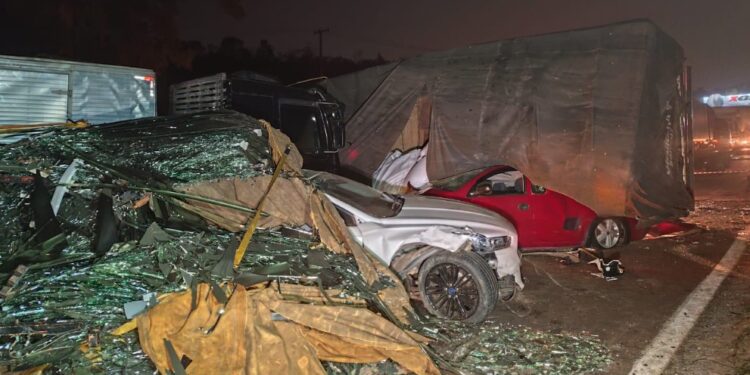 Após 8 horas fechada devido acidente, BR-277 é liberada