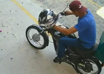 Indivíduo é pego pela população após furtar moto, veja o vídeo