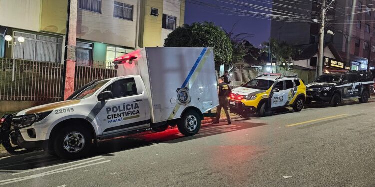 Mulher que invadiu condomínio e resultou na morte de idoso é presa pela Divisão de Homicídios